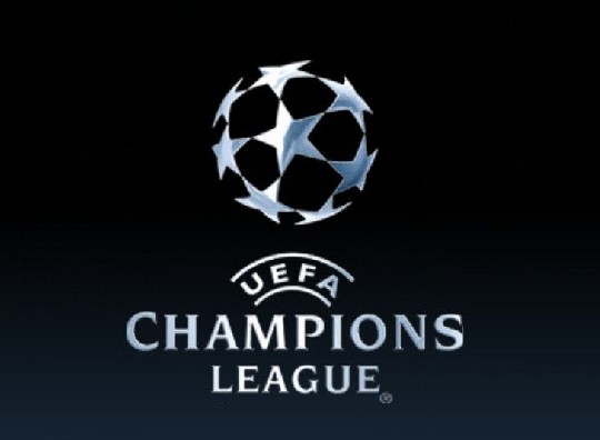 泰山新赛季主场球衣谍照：采用网格状设计，领口及肋部为蓝色.