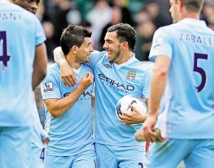 但他在幕后 但他在幕后